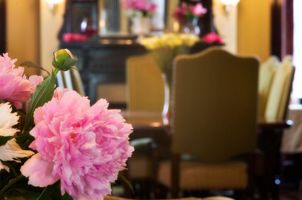 Whiskey Mansion Bed and Breakfast Saint Joseph Εξωτερικό φωτογραφία