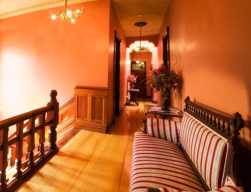 Whiskey Mansion Bed and Breakfast Saint Joseph Εξωτερικό φωτογραφία