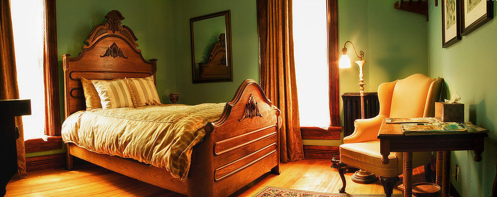 Whiskey Mansion Bed and Breakfast Saint Joseph Εξωτερικό φωτογραφία
